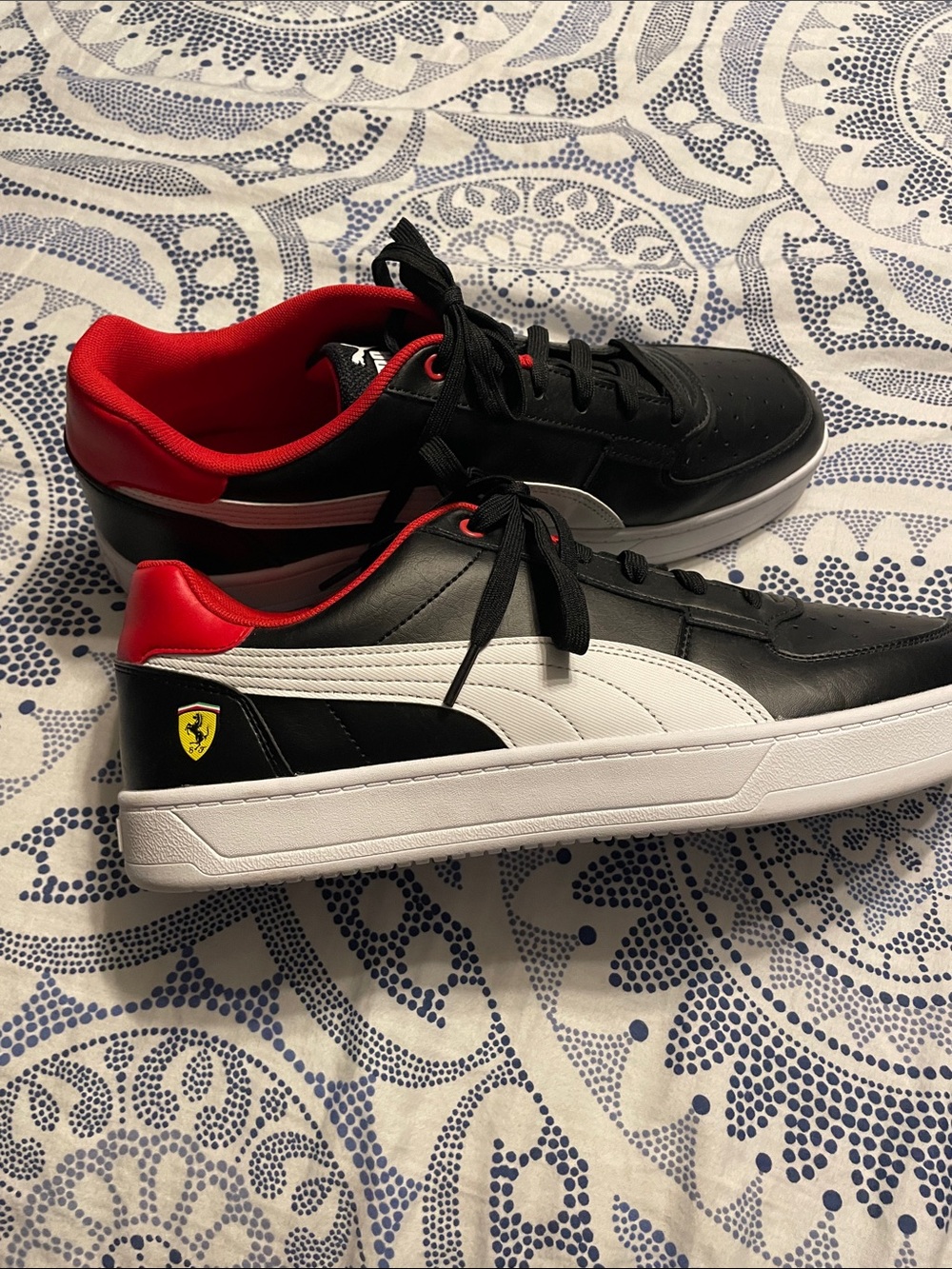 Puma Black/White/Red Ferrari-Trim Men's Low-Top Sneakers
